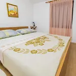 Pavlina * Starigrad Paklenica