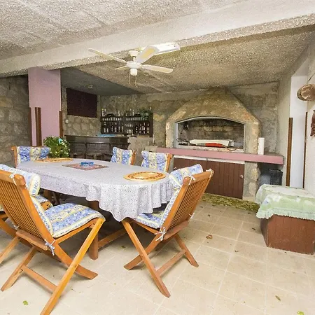 Pavlina Apartment *